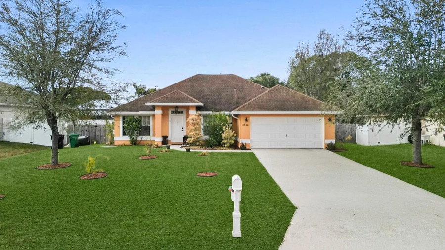 3842 SW Ruark Street, Port St Lucie, FL